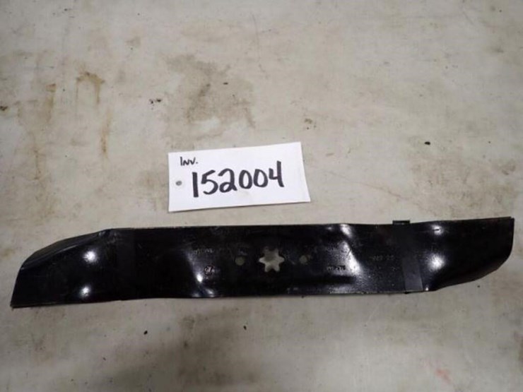 qty-of-2-19"-lawn-mower-blades-image-1