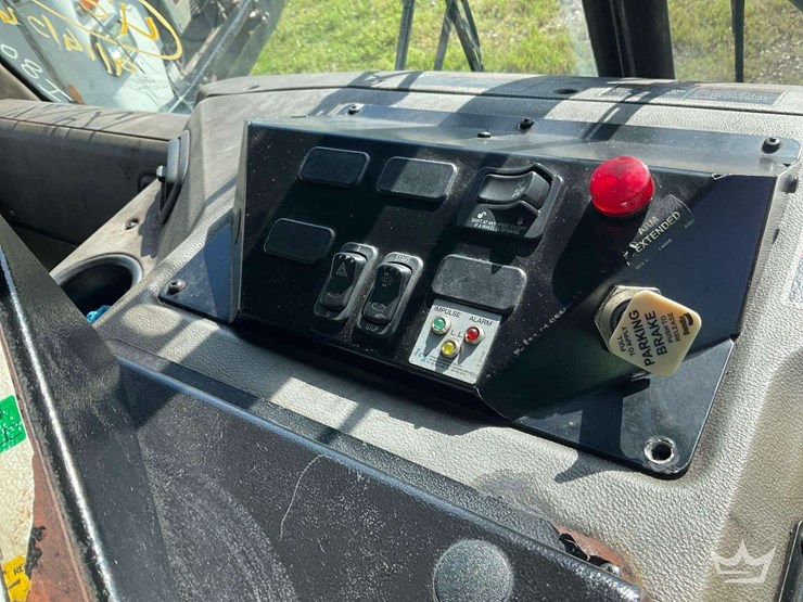 2019-peterbilt-520-image-9