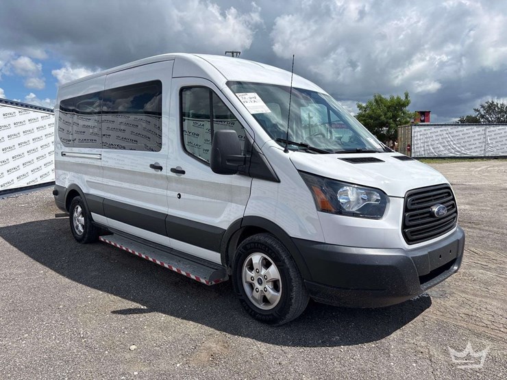 2019-ford-transit-image-2