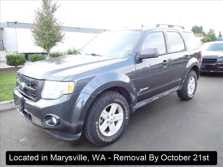 2010-ford-escape-image-1