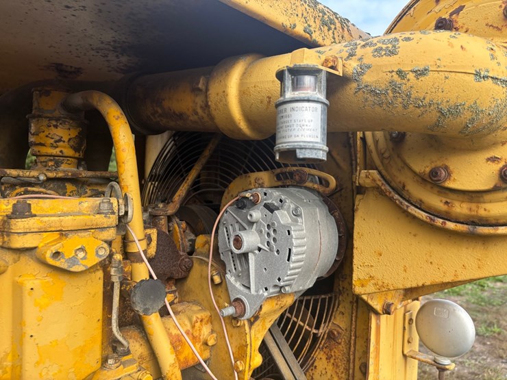 caterpillar-12-image-28