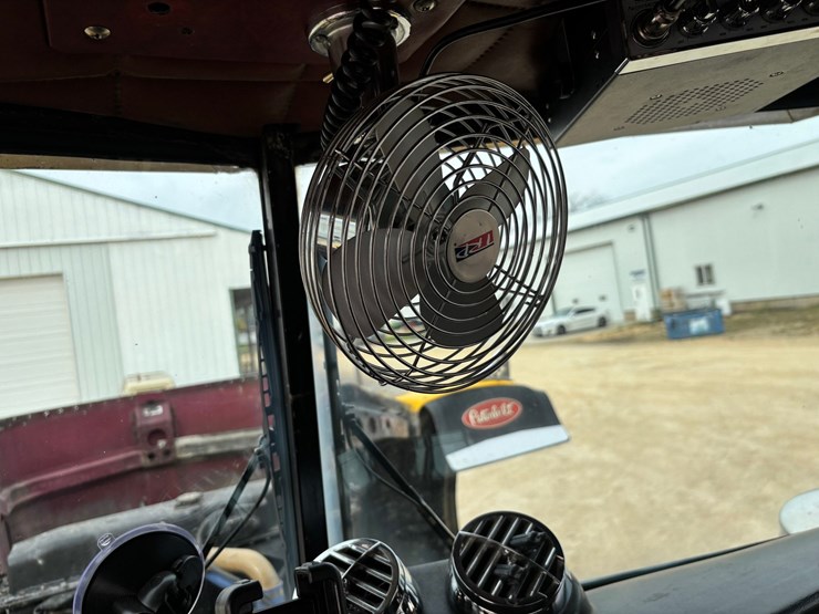 1982-peterbilt-359-image-77