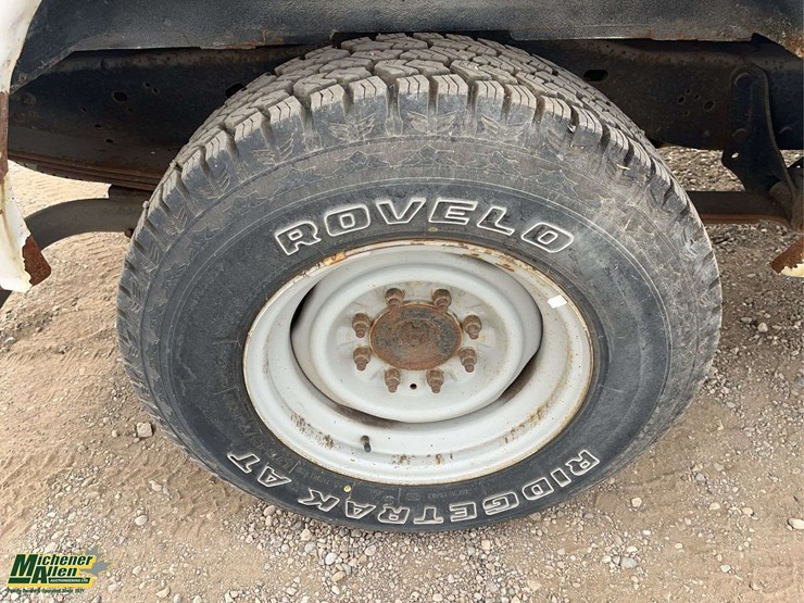 2013-ford-cargo-image-11