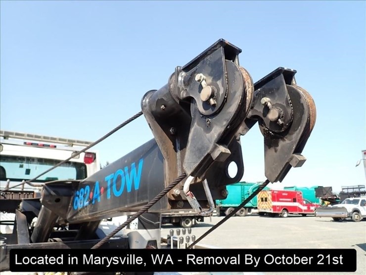 2020-freightliner-m2-image-3