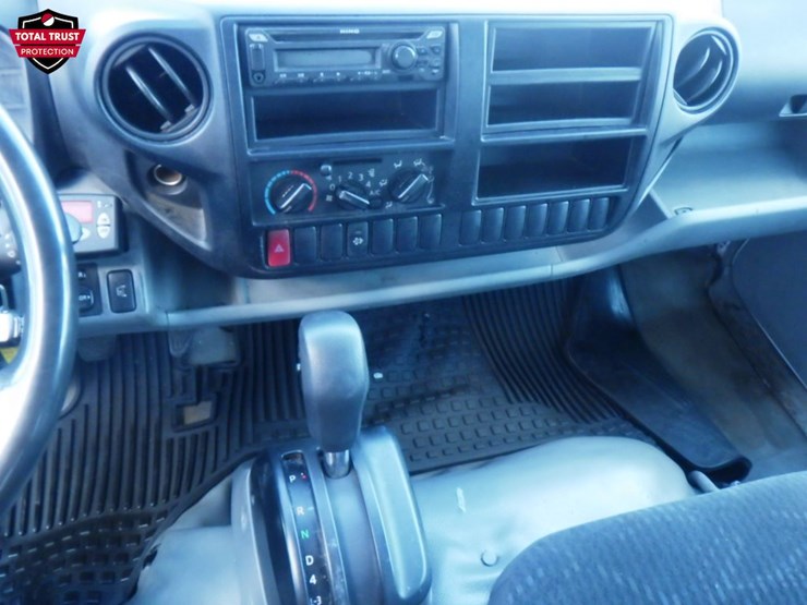 2019-hino-155-image-9