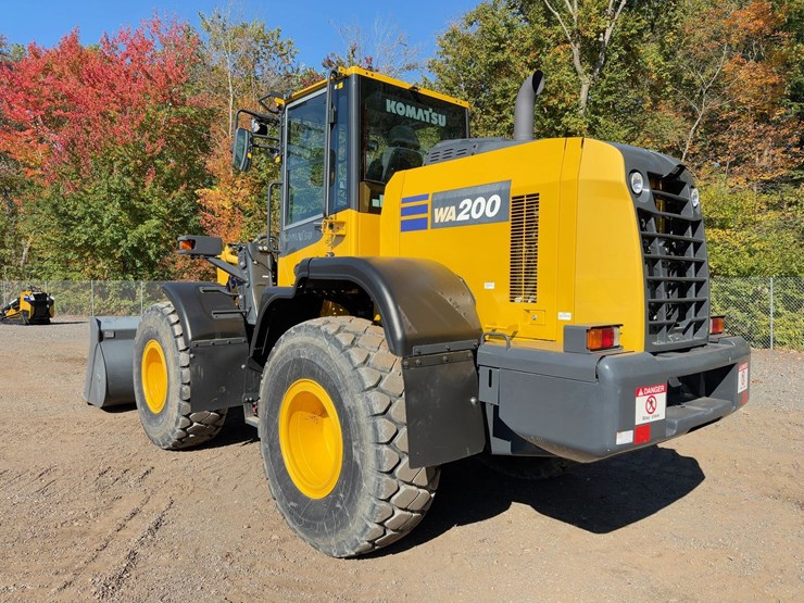 2022-komatsu-wa200-8-image-3