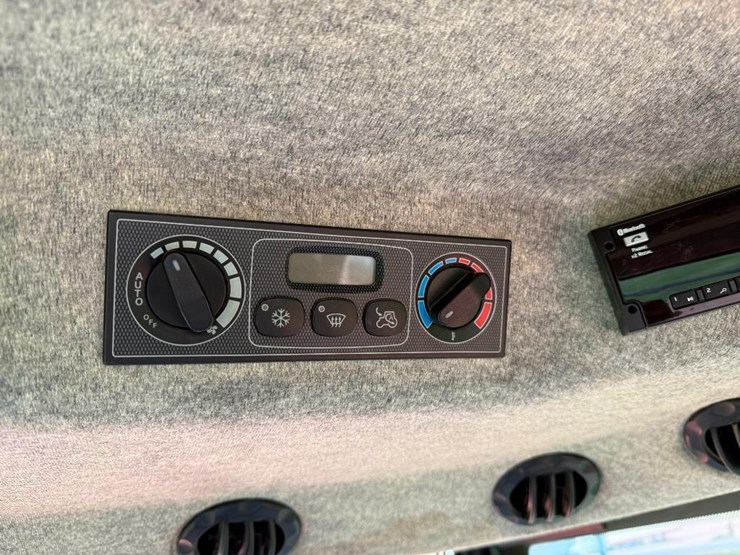 agco-dt240a-image-61