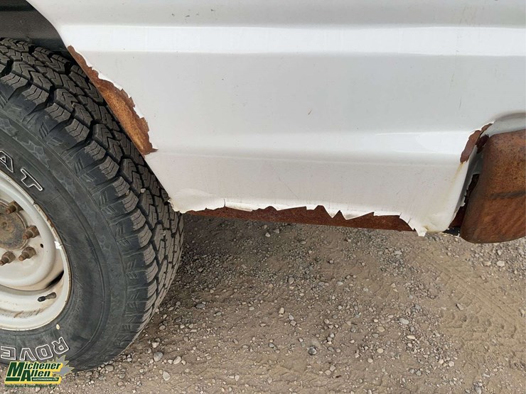 2013-ford-cargo-image-24