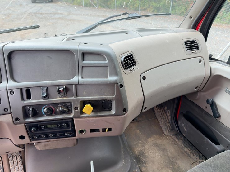 2001-sterling-l7500-image-22