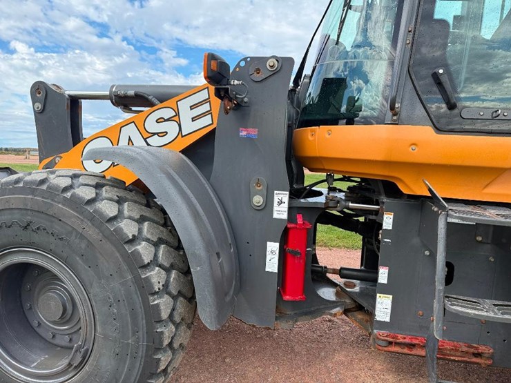 2019-case-721g-image-35