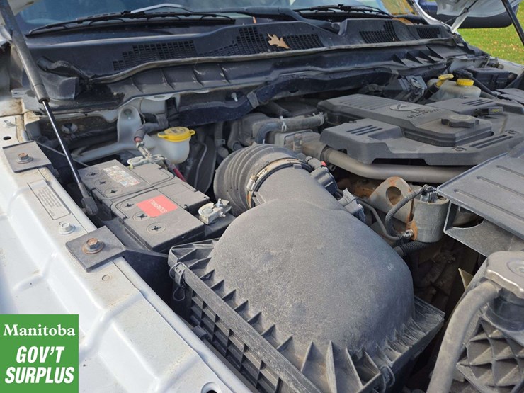 2011-dodge-3500-image-31