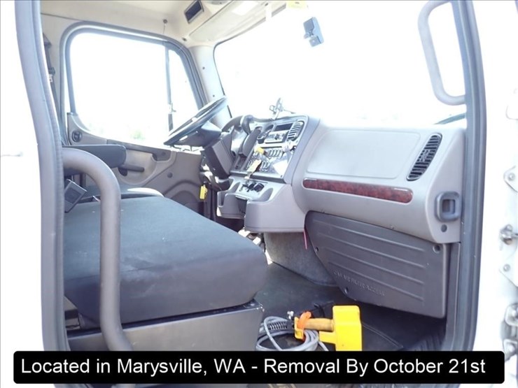 2020-freightliner-m2-image-21