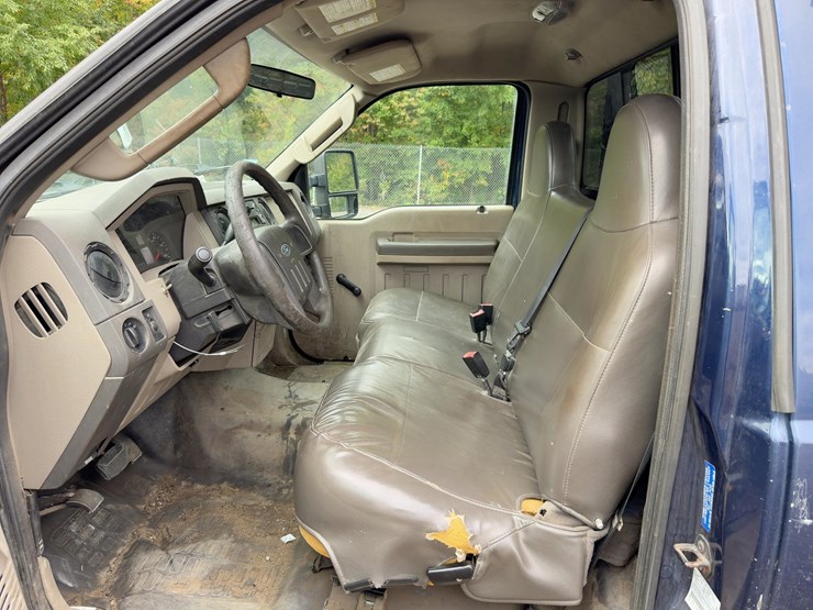 2010-ford-f350-xl-image-16