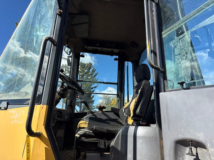 komatsu-wa320-image-48