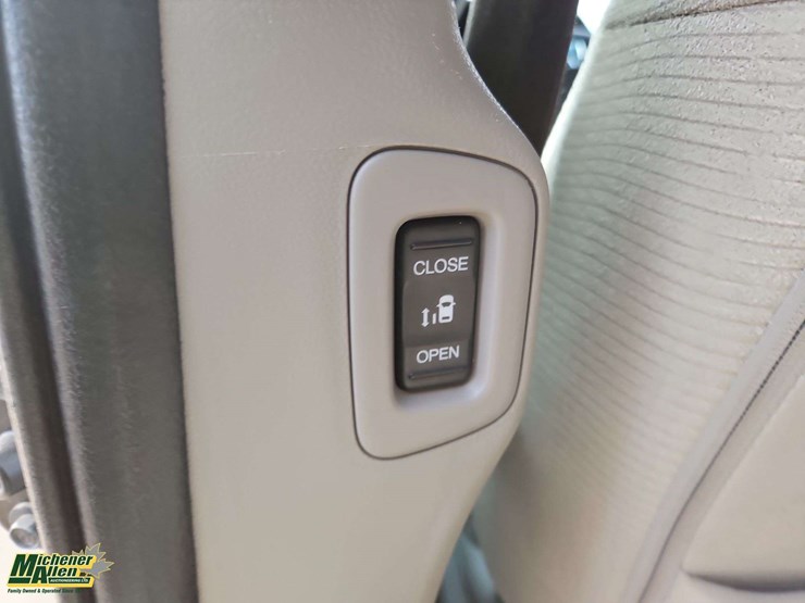 2013-honda-odyssey-image-23