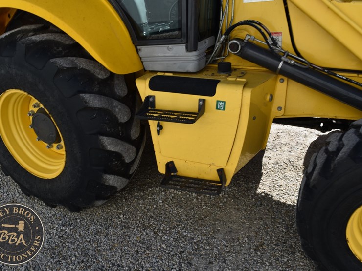 2013-new-holland-b110c-image-29
