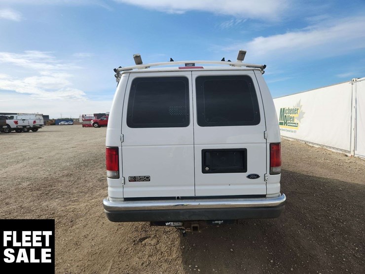 2003-ford-cargo-image-21
