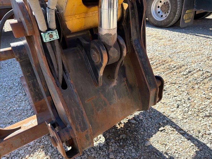 caterpillar-th360b-image-15