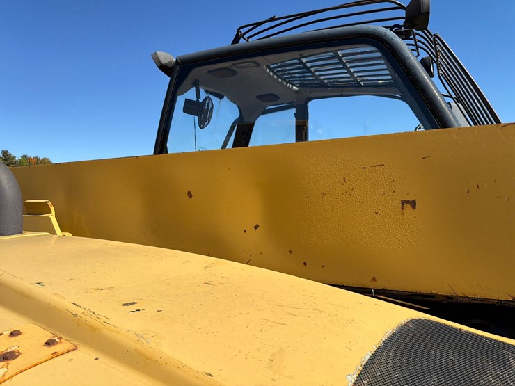 caterpillar-th360b-image-39