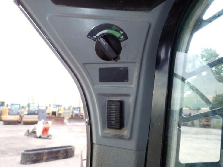 2019-caterpillar-259d-image-12