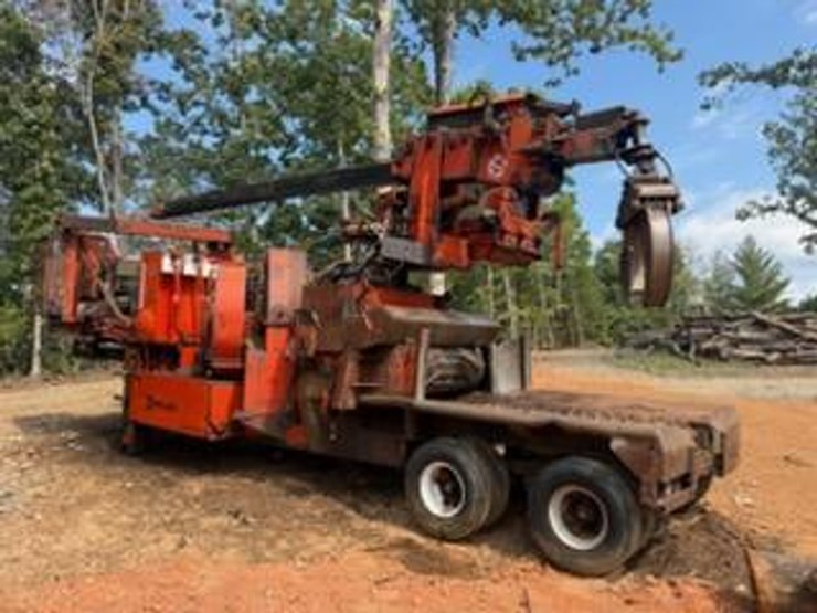 #121-•-morbark-22l-whole-tree-chipper-image-1