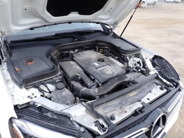 2018-mercedes-benz-glc300-image-36