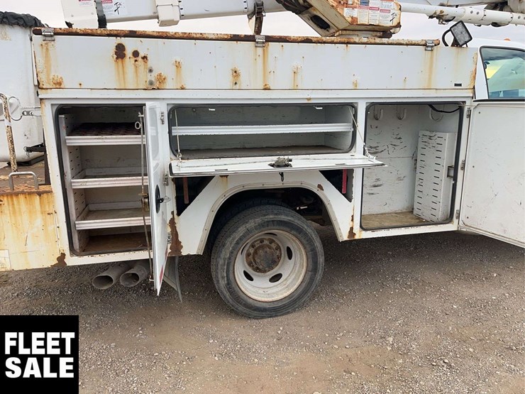 2011-ford-f550-image-24