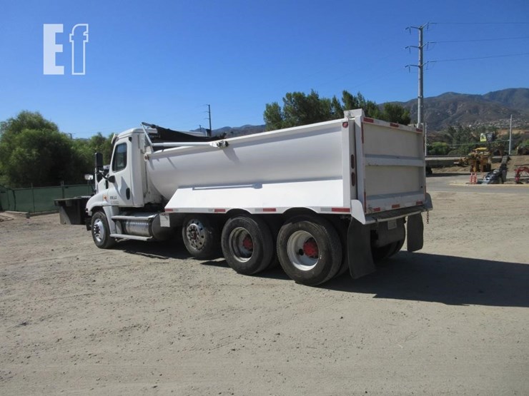 2013-freightliner-cascadia-125-image-4