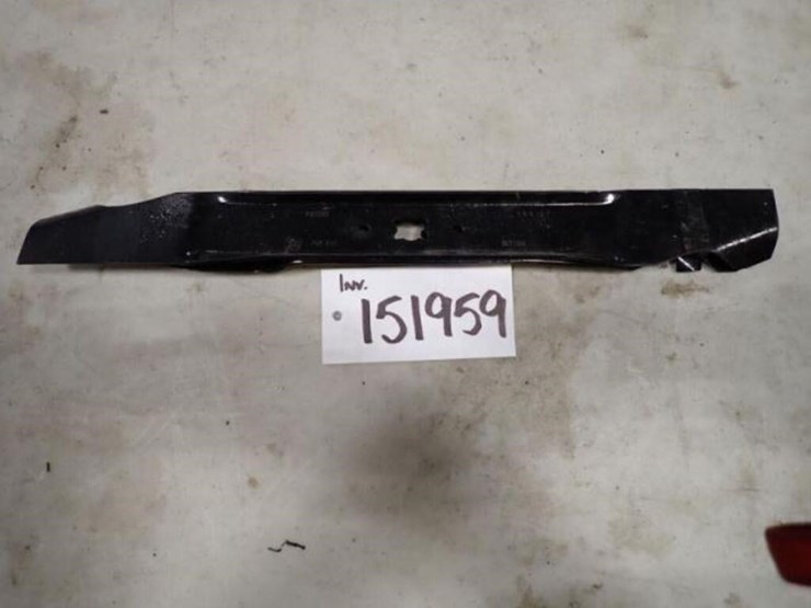 qty-of-(2)-20-in.-lawn-mower-blades-image-2