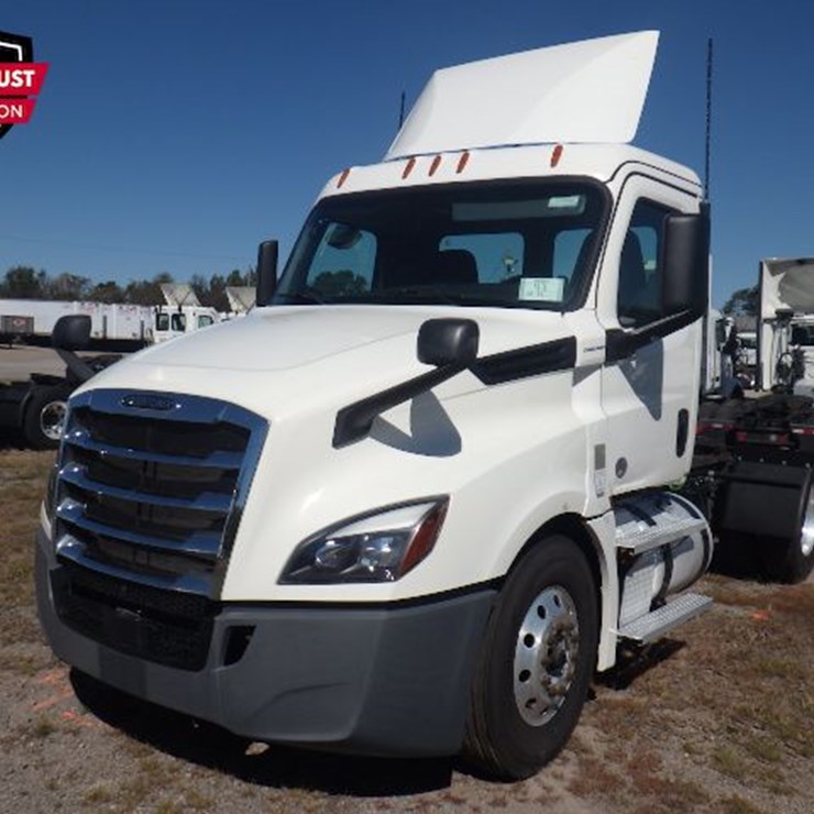 2020 FREIGHTLINER CASCADIA 126