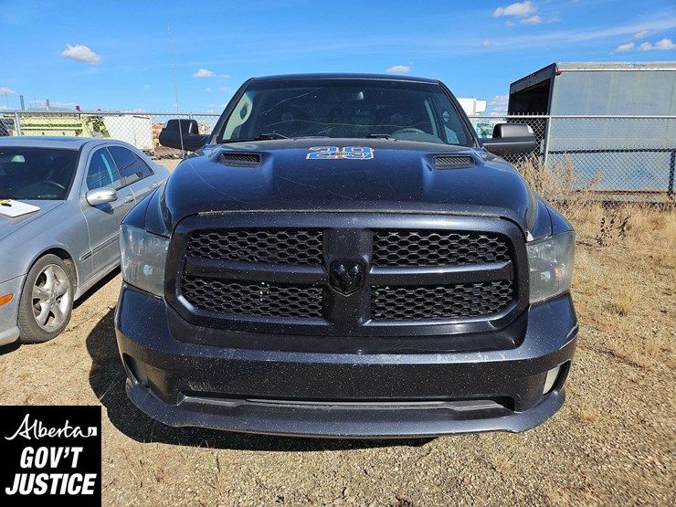 2019-ram-1500-classic-image-4