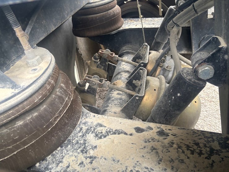 2025-axle-end-dump-image-62