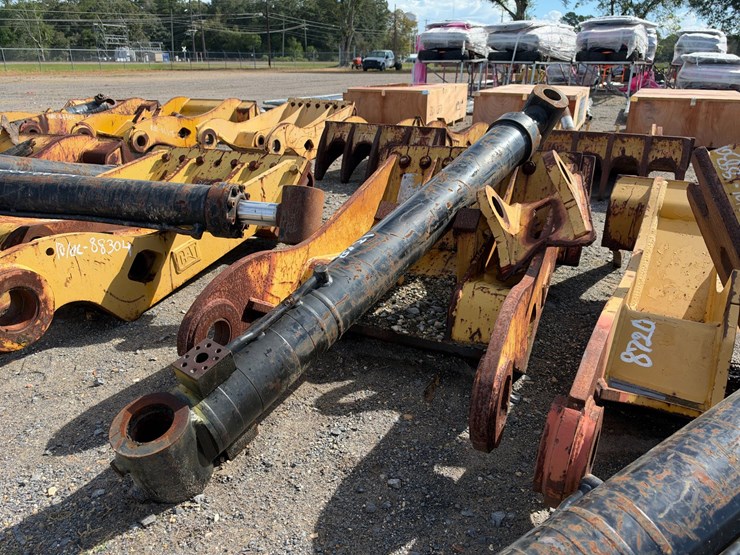 caterpillar-323-image-4