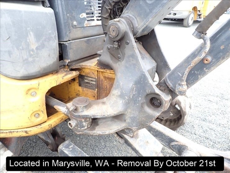 2016-deere-35g-image-3