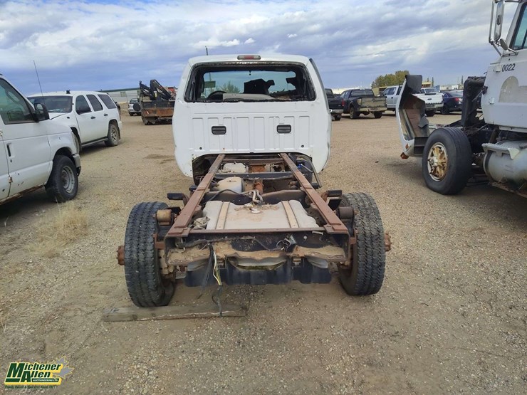 2011-ford-f550-image-15