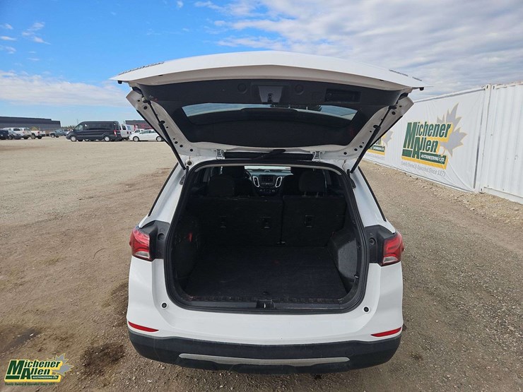 2022-chevrolet-equinox-image-11