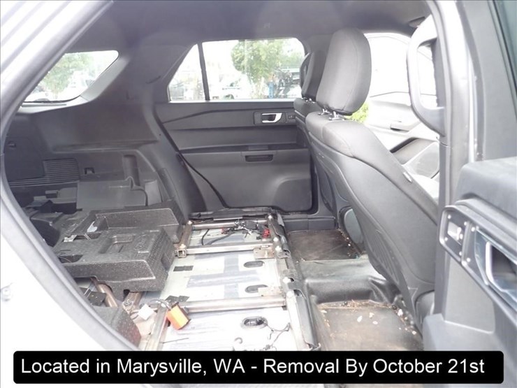 2020-ford-explorer-image-23