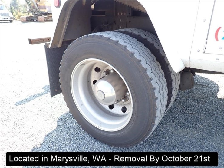 2020-freightliner-m2-image-42