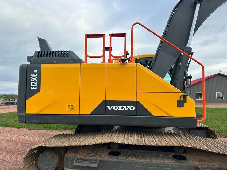 volvo-ec250e-lr-image-21