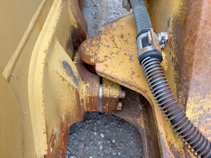 2007-caterpillar-d5g-lgp-image-11