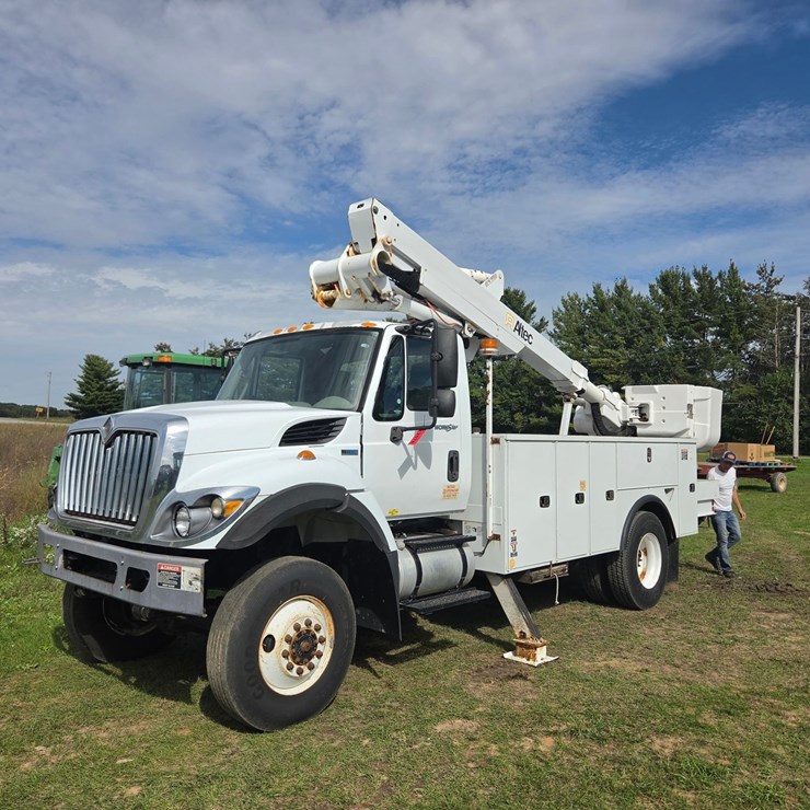 2013 INTERNATIONAL 7300