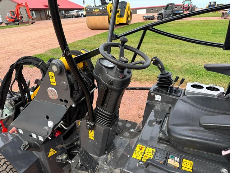 2024-new-holland-ml12t-image-37