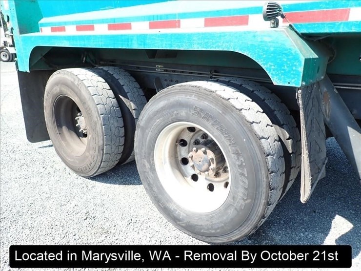 2017-peterbilt-320-image-25