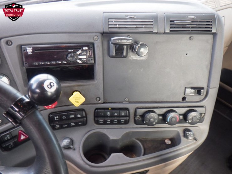 2020-freightliner-cascadia-125-image-12