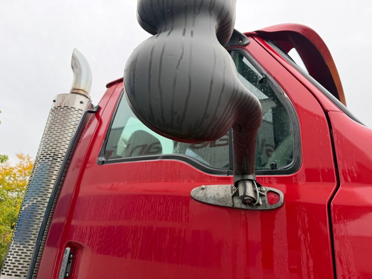 #1663-•-1999-sterling-day-cab-truck-tractor-image-22