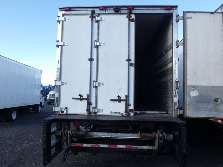 2018-freightliner-cascadia-113-image-9
