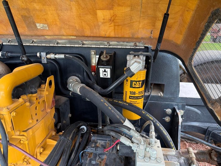 2007-caterpillar-tl943-image-35