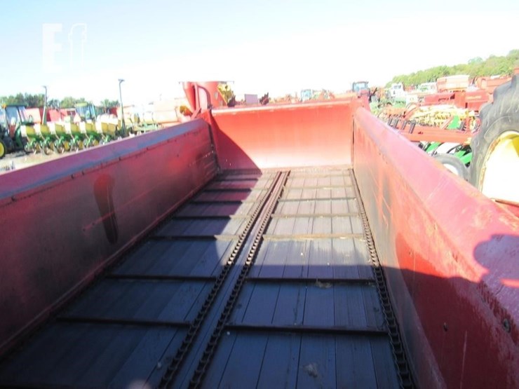 new-holland-195-image-11