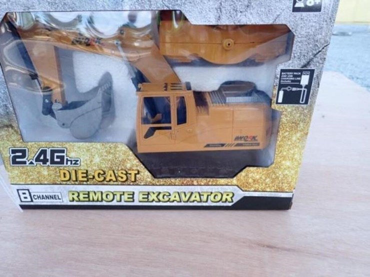 unused-captok-excavator-toy-image-2
