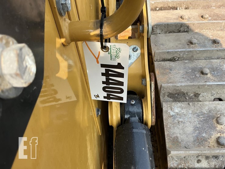 2023-caterpillar-d1-image-23